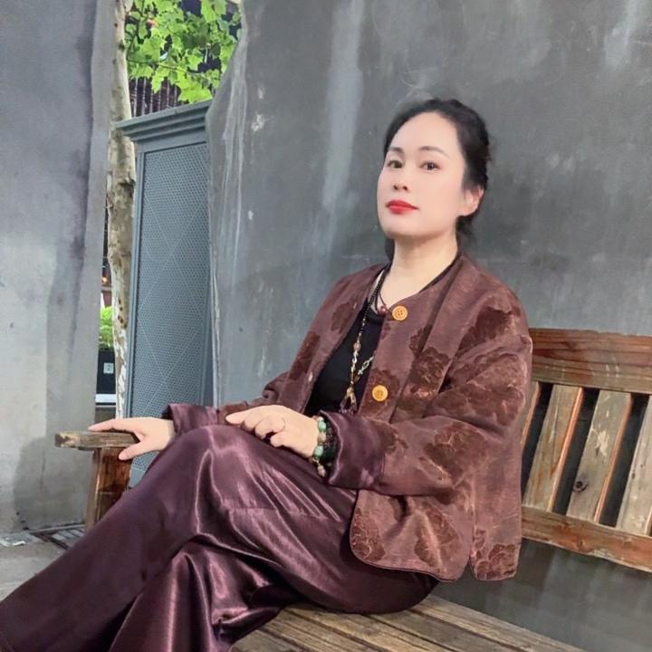 衣帛女装服饰工厂店