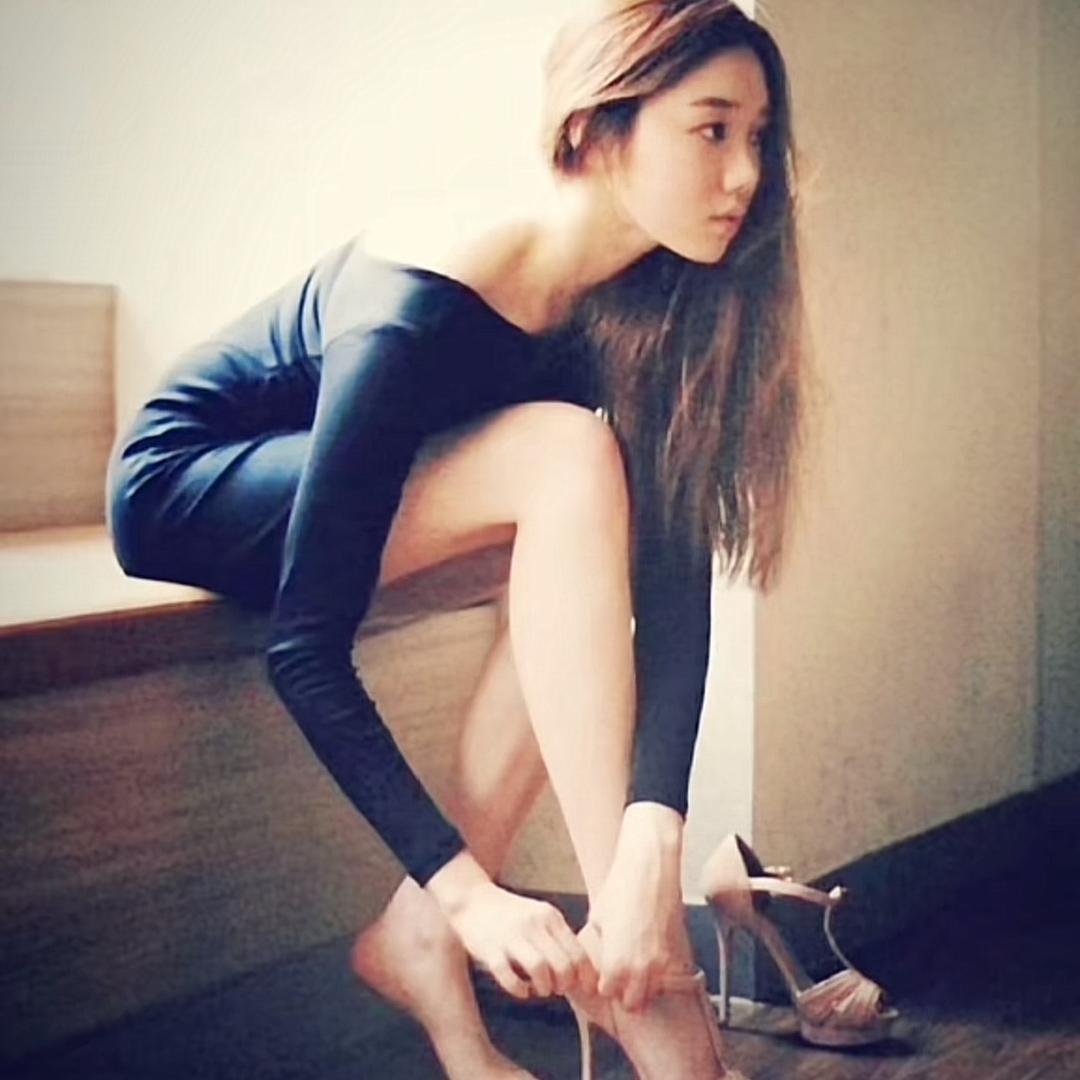 坚决不穿品如衣服的艾莉