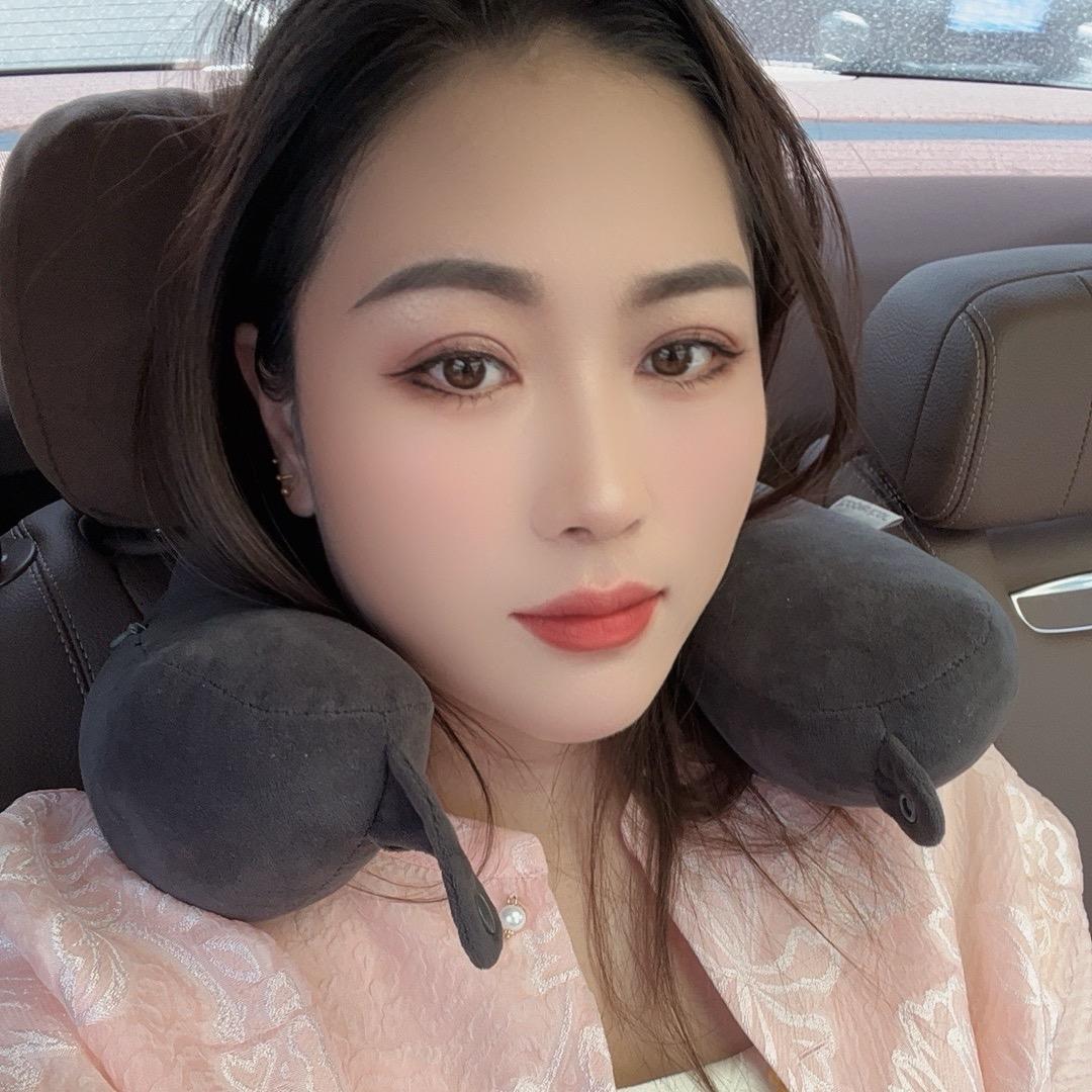 刘金玉眼贴老板