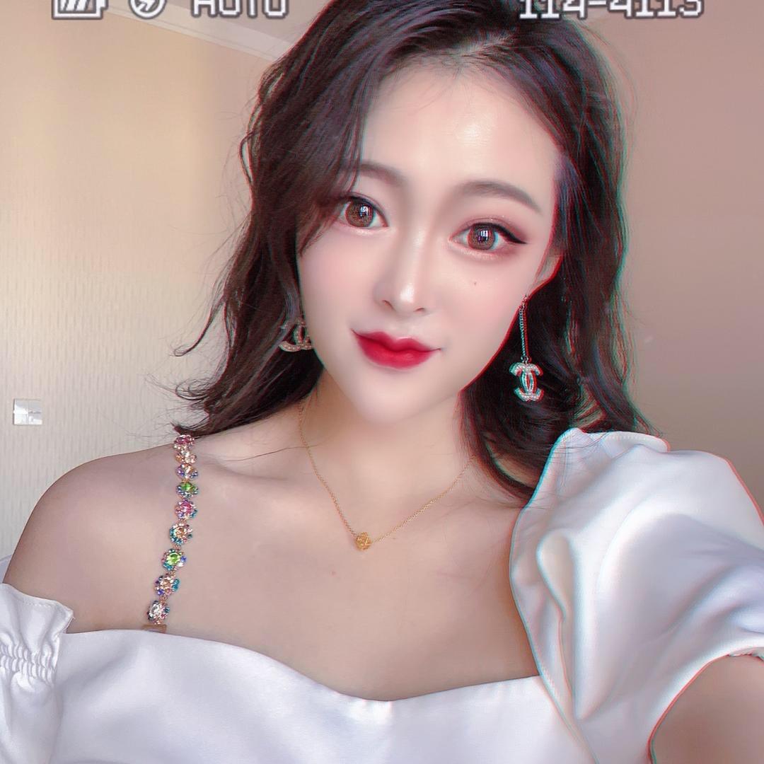静 宝.