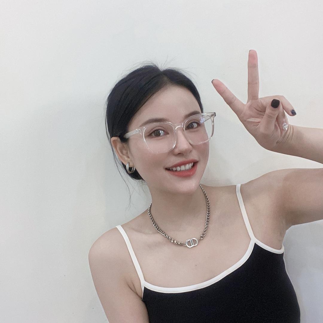 婷子。