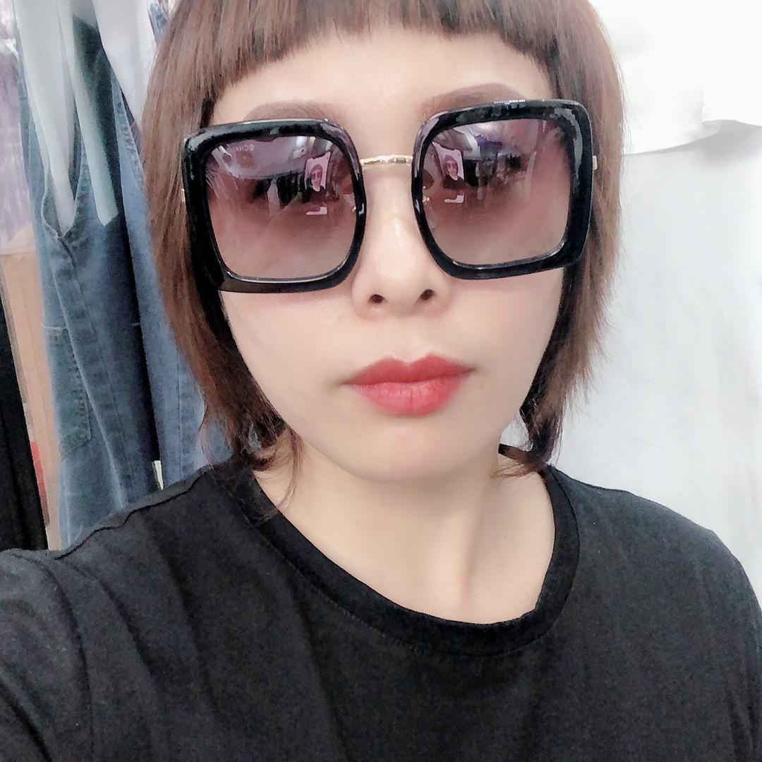 爱在五月天服装店