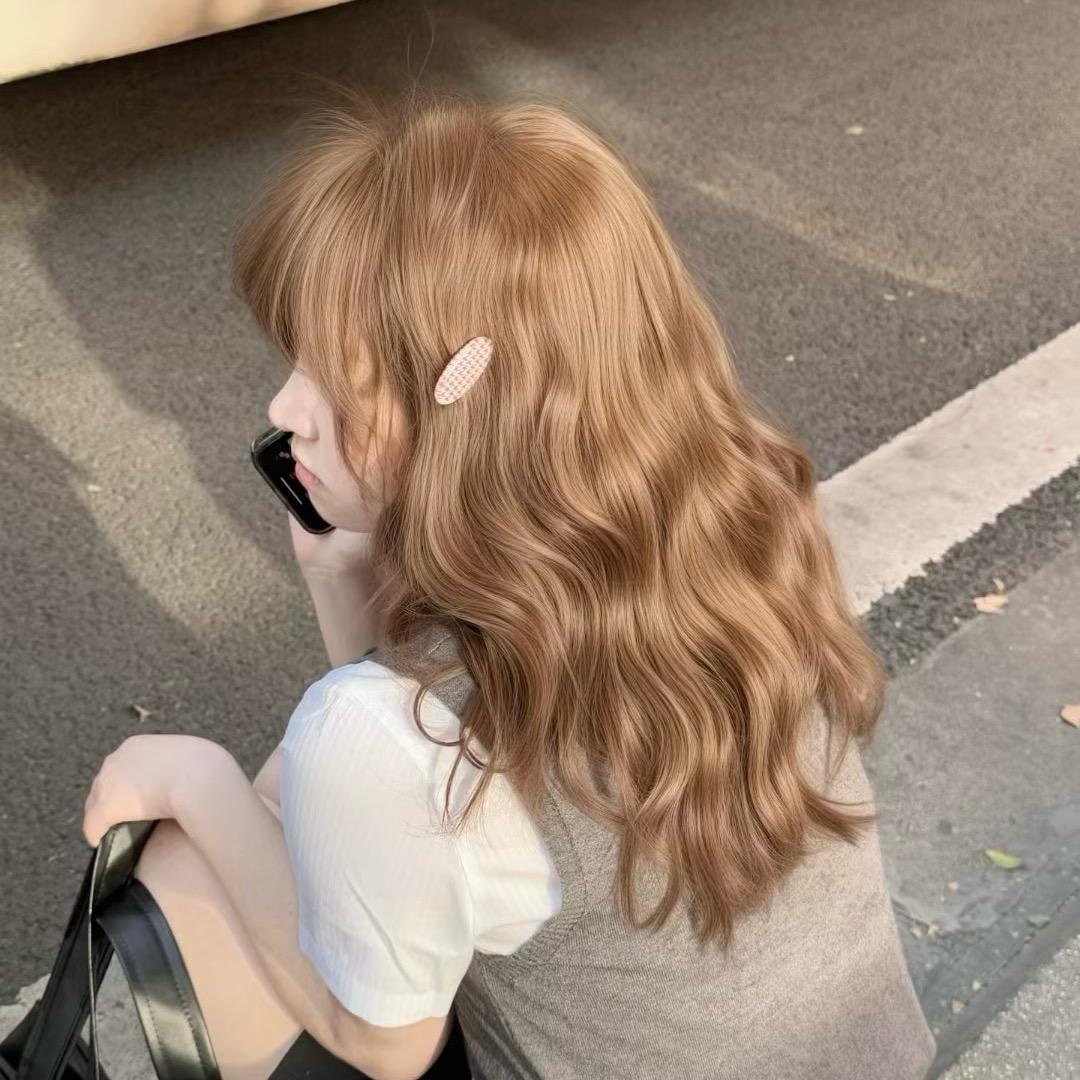 小何