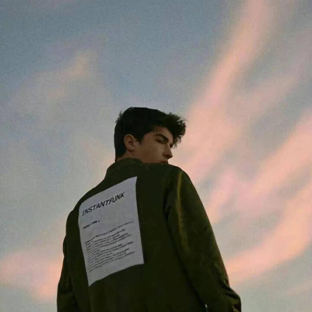大庆梁潇男士发型设计