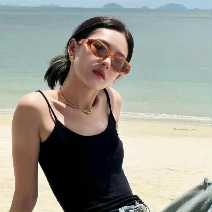 晗晗.