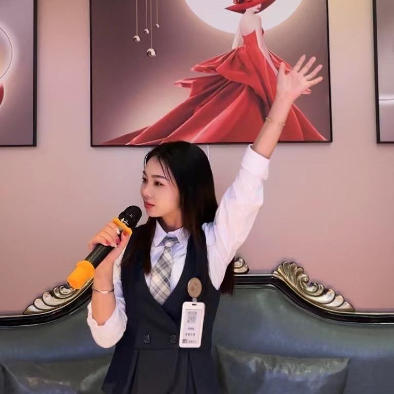 迷人的小美