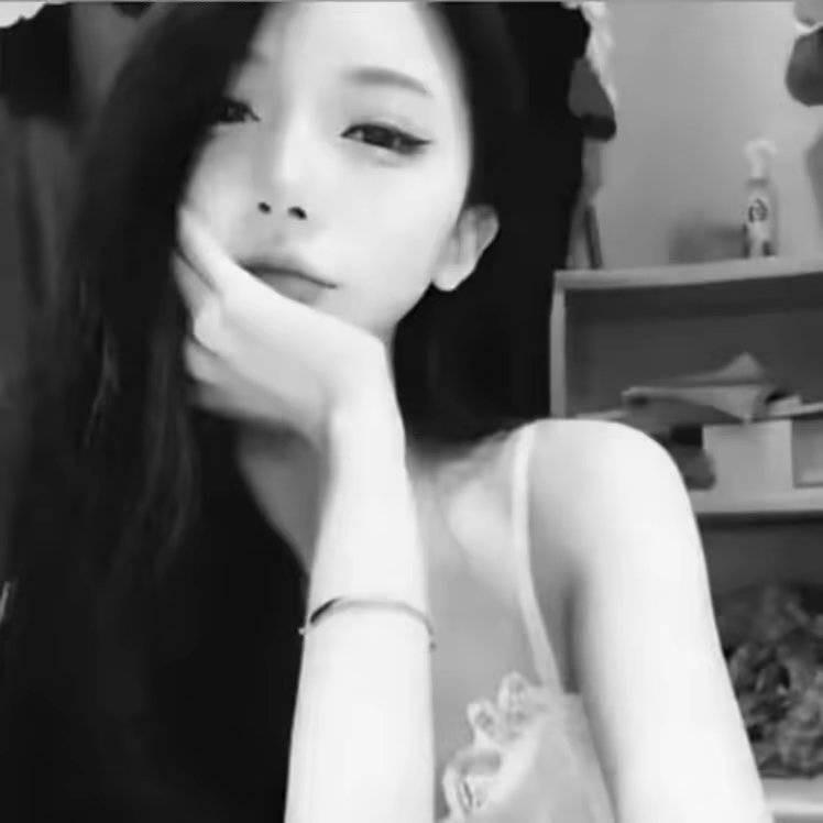 @          菡