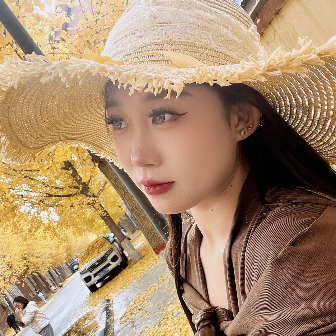 铱亿美甲美睫工作室