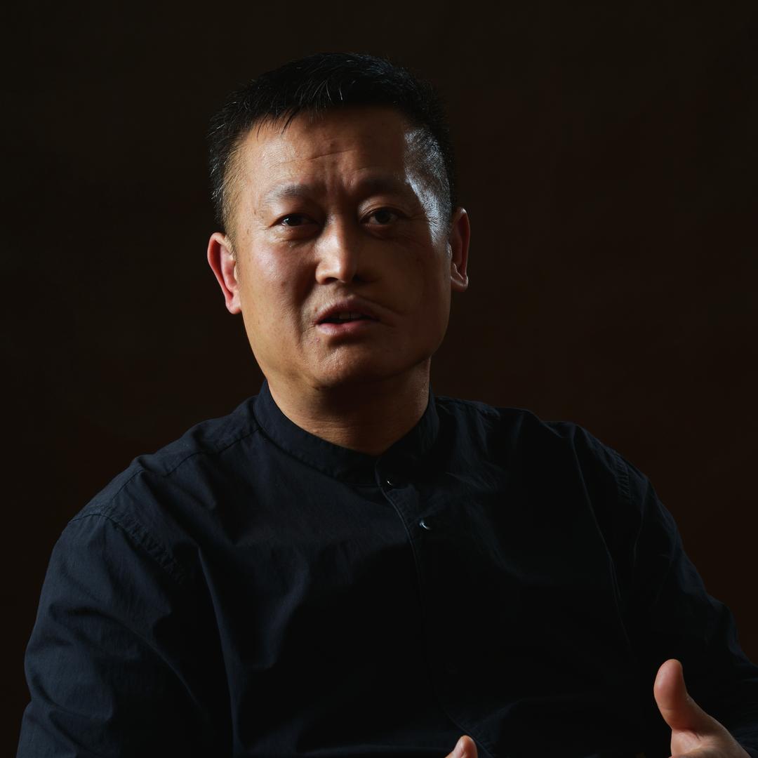 魏龙是个艺术家