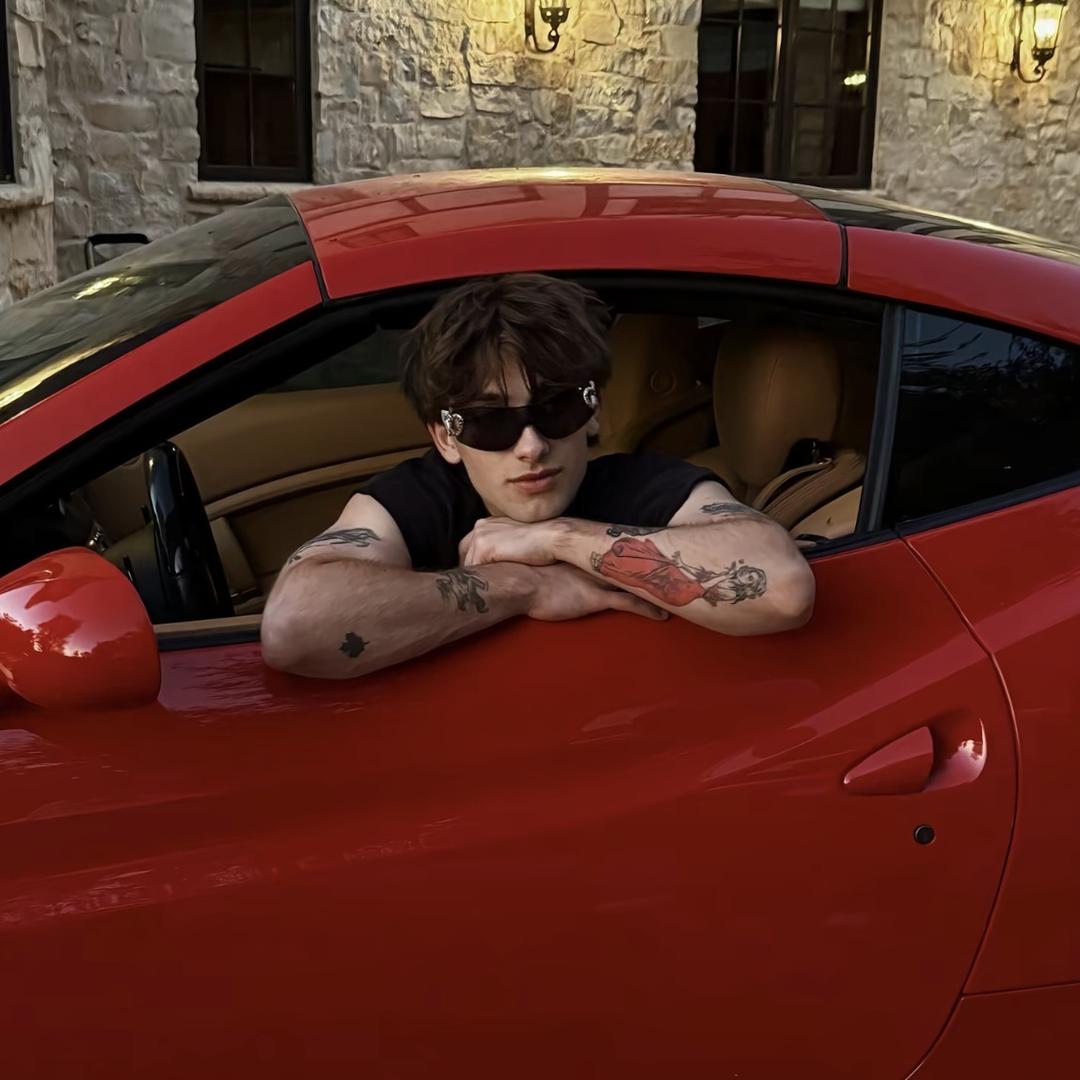 桃潇潇卢氏徐创服装店