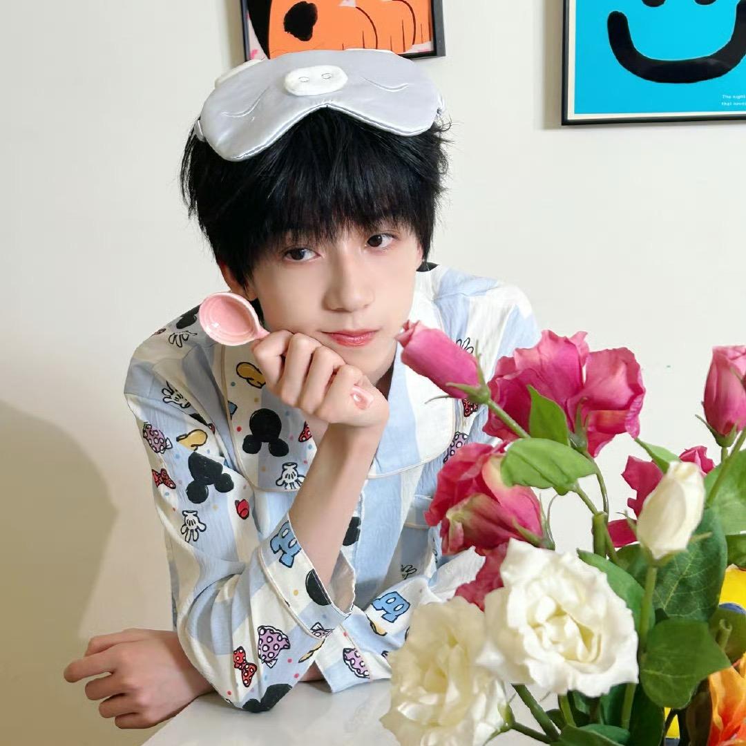 小熊，你要穿雨衣吗？