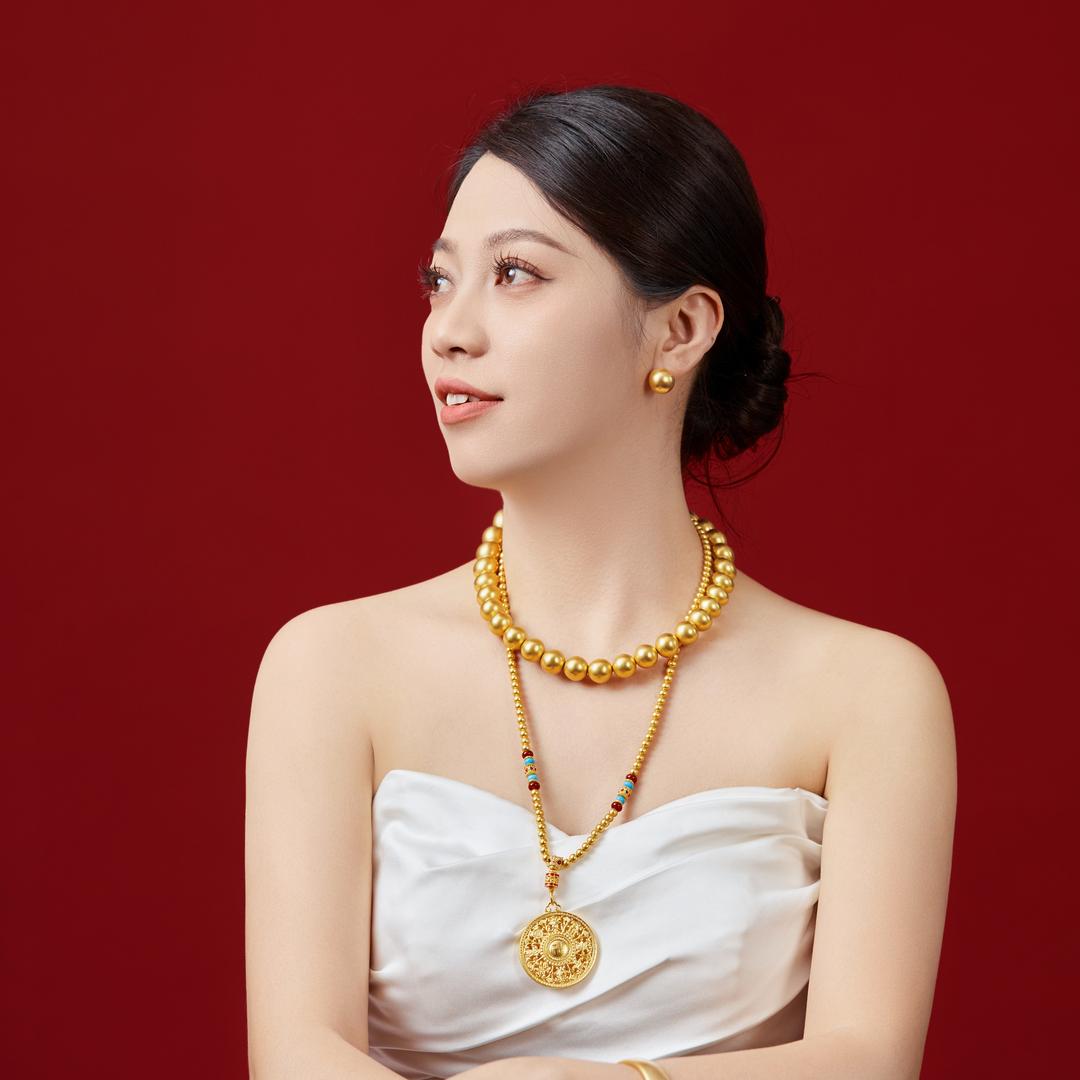 众亿鑫珠宝老板娘