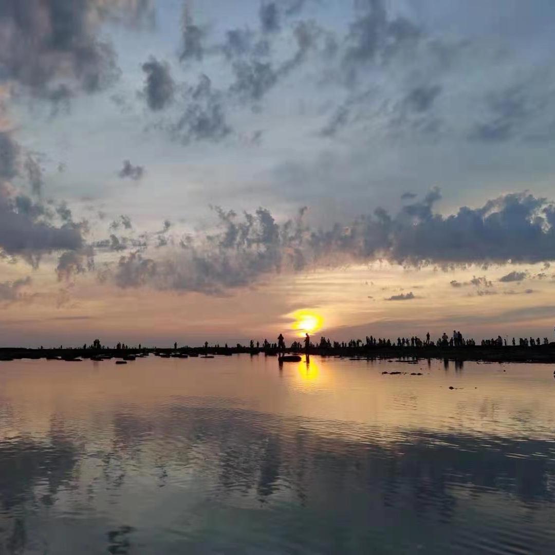 老木船海产品小店