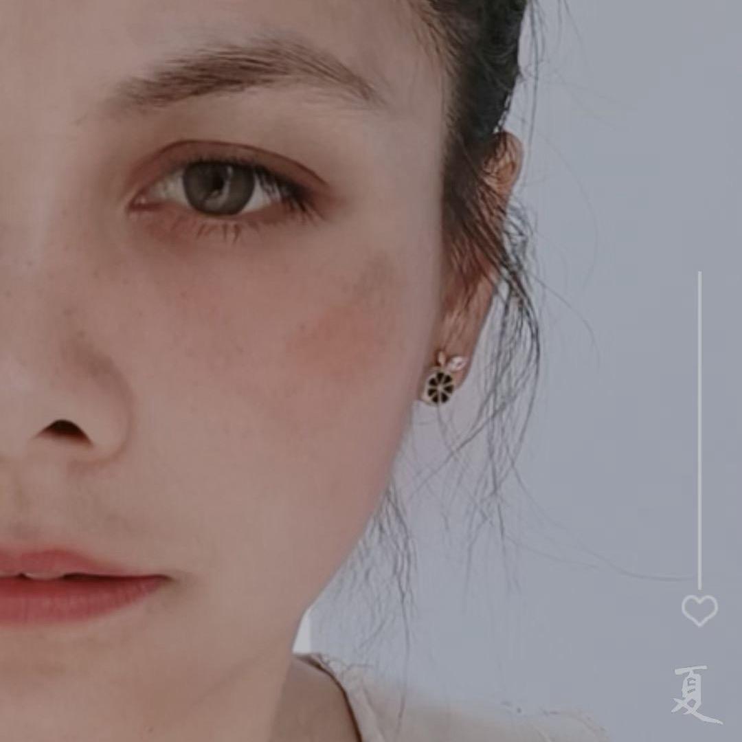 阳光般温暖的女子