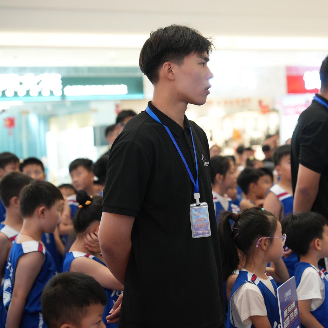 济宁启明星篮球小杨哥