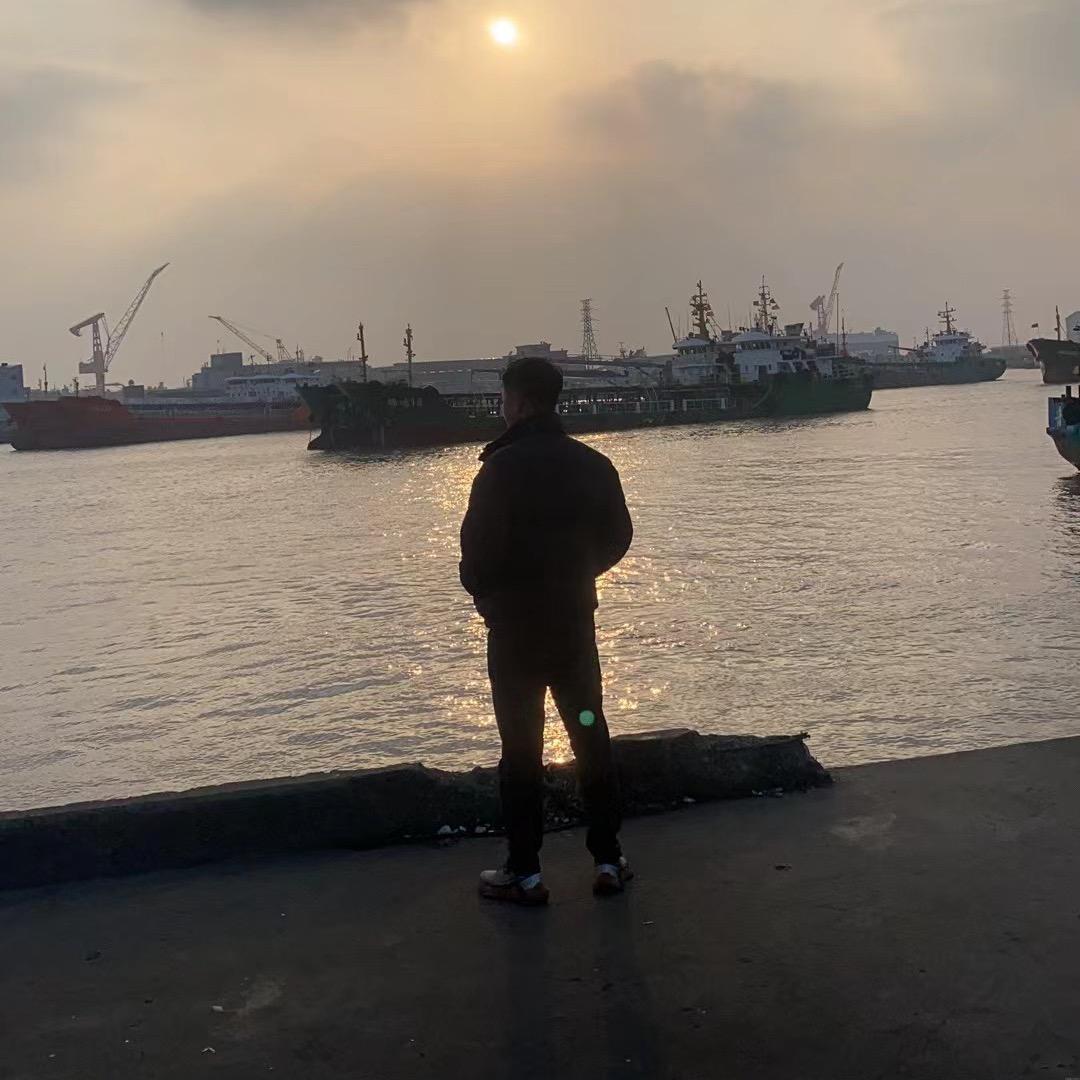 Mr. 张，手套