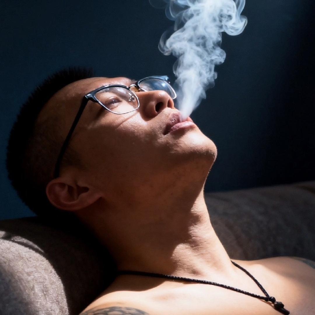 淚水打濕尼古丁