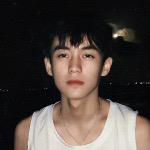 生吞章鱼哥. 　╲　　　　   　༽