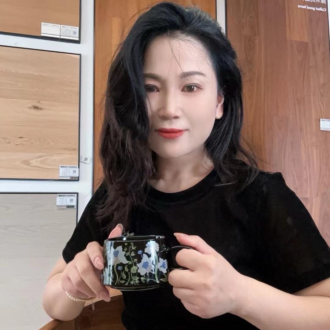 张家港大友地板王小娟