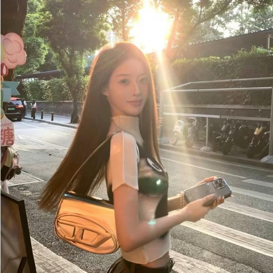 摆烂咸鱼.