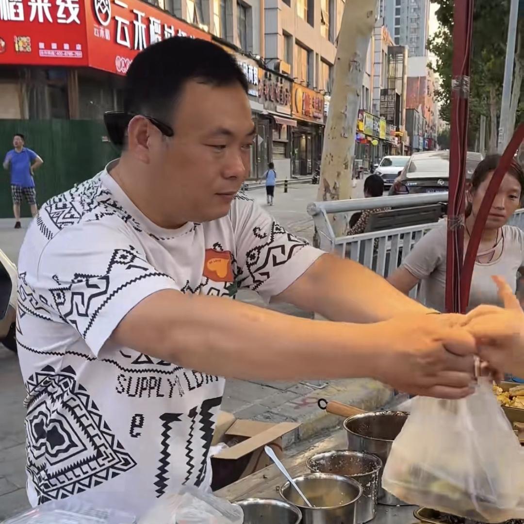 公益教学张祖儿卤味摊