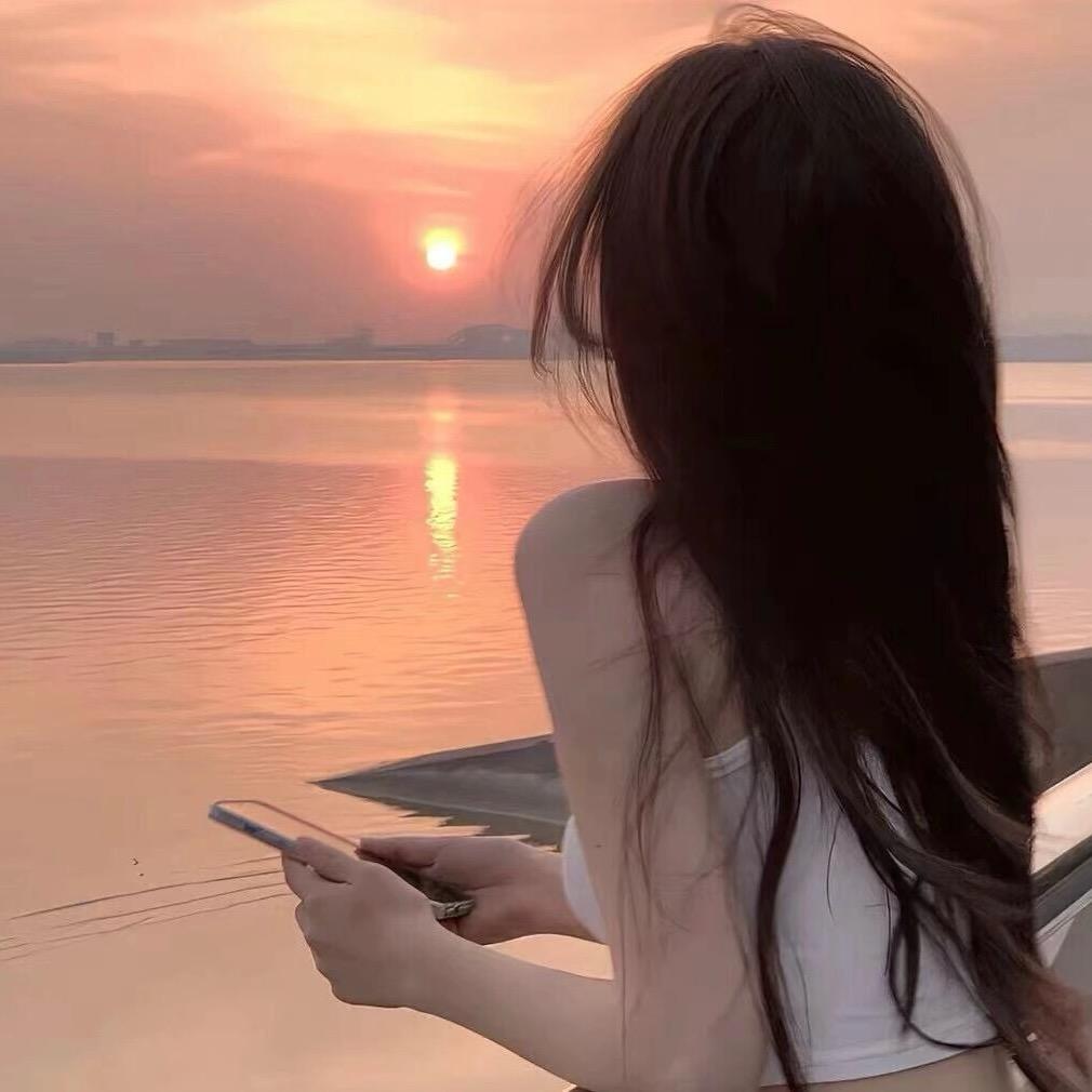 凌松月.