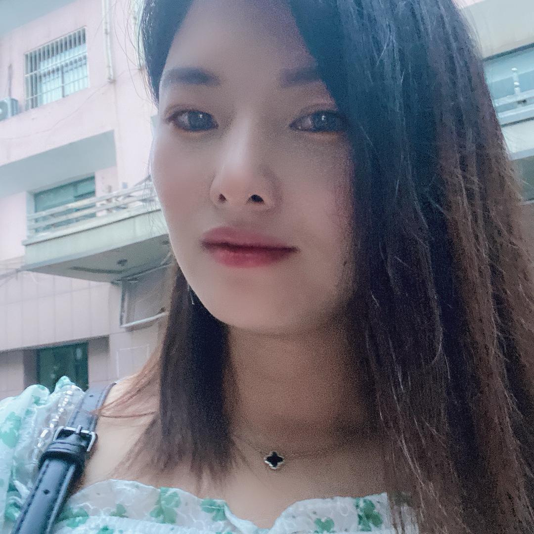 衣久芭柒女装