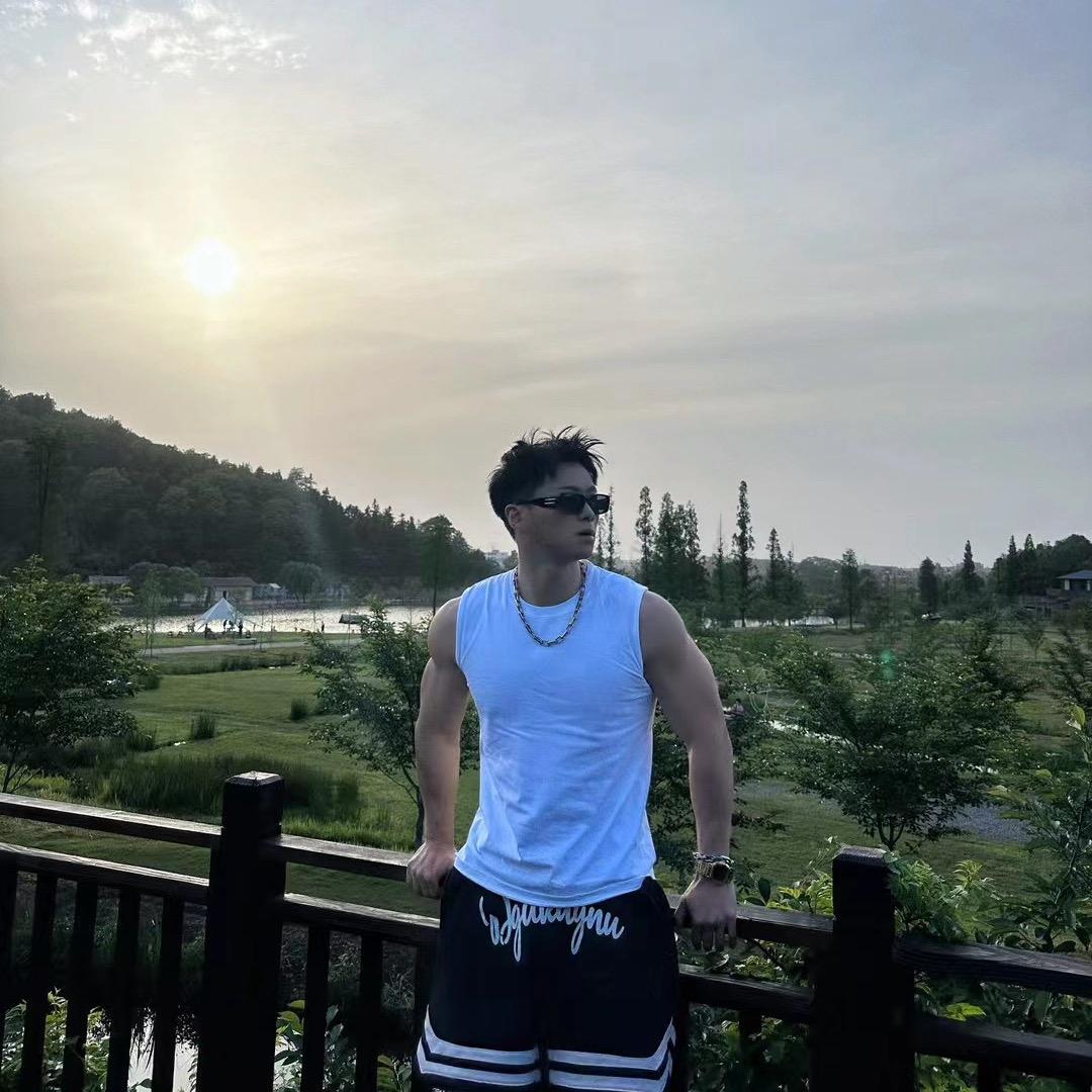 陈亦川