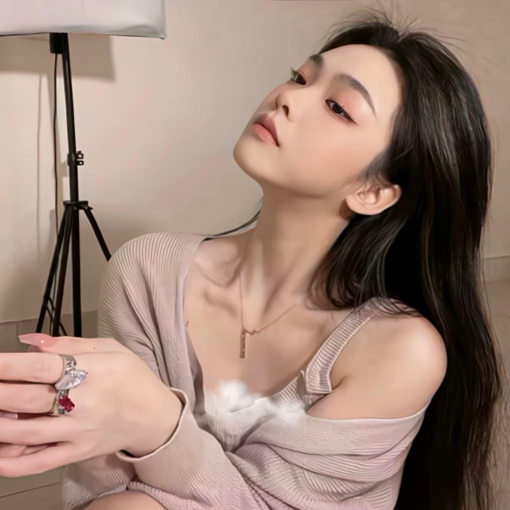 别捏我小肥脸