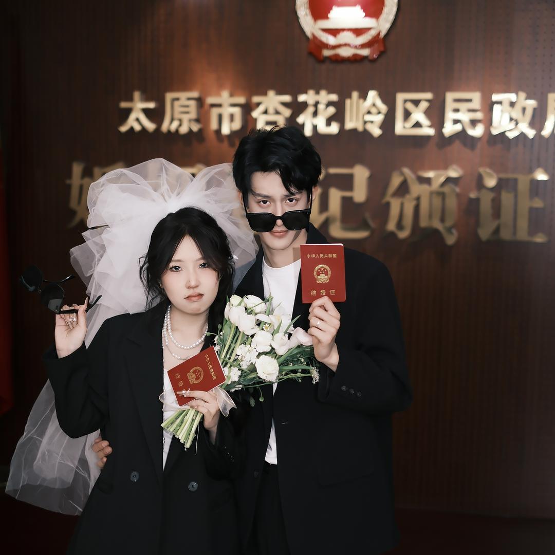妞妞与哲哲.