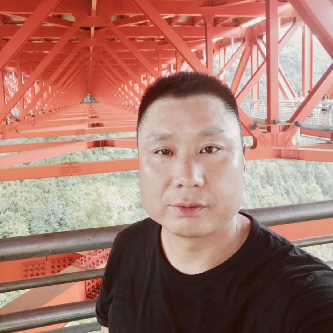 圆脸大聪爱钓鱼