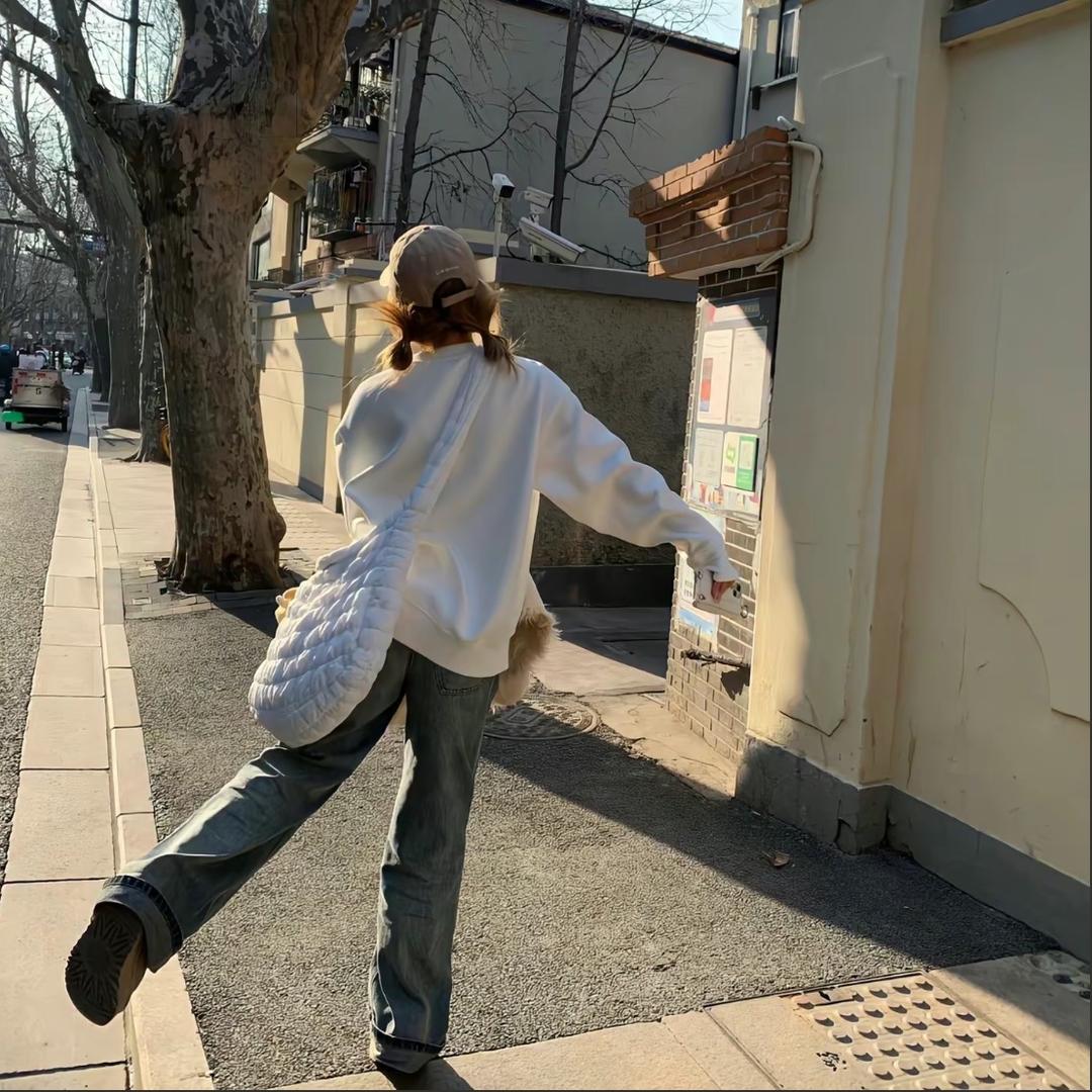 贾宋一九八八鞋服集合店