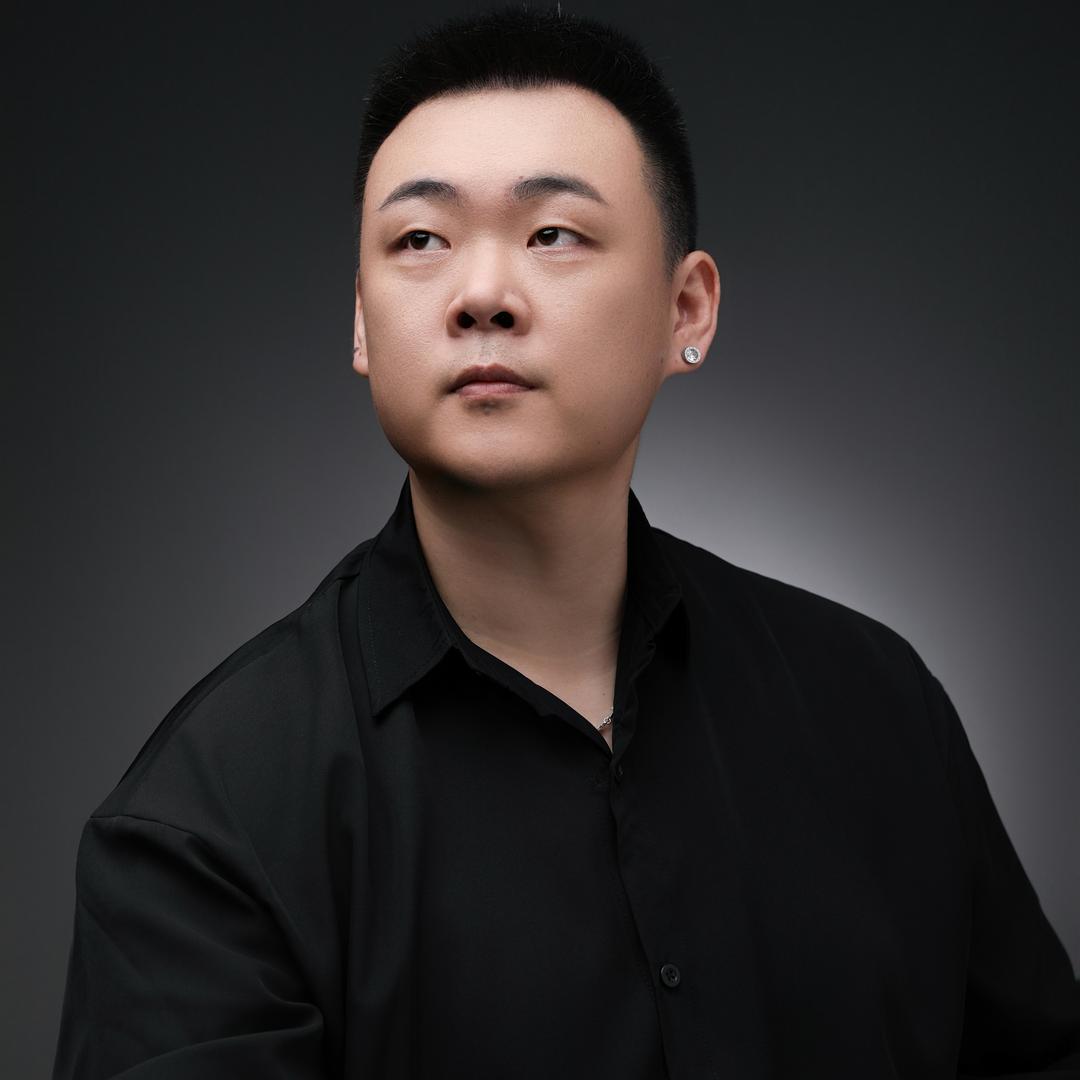 陈昱 男中音