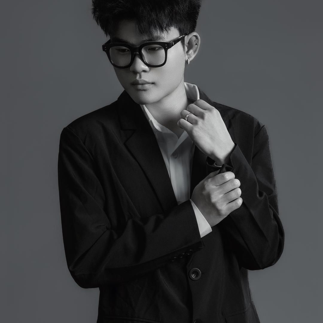 昆明荣浩发型设计