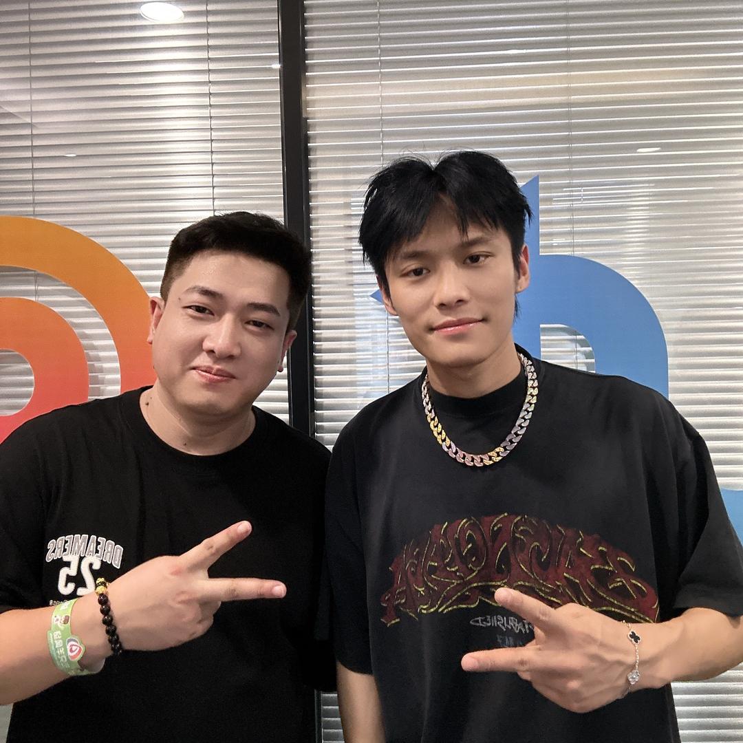 疯狂的小杨哥