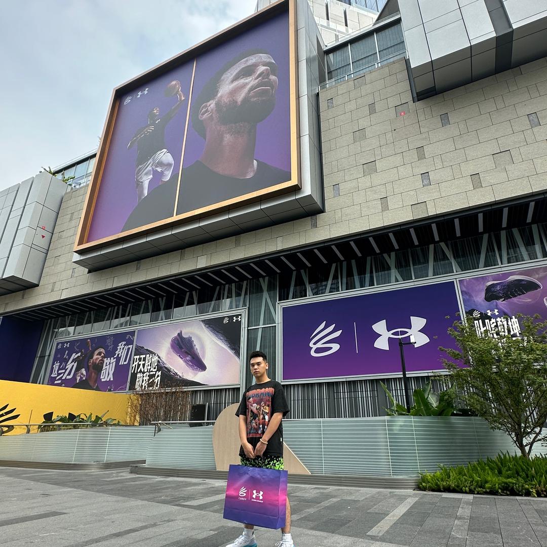 睡不醒👑🎱（库里 张泰艺 亲签版