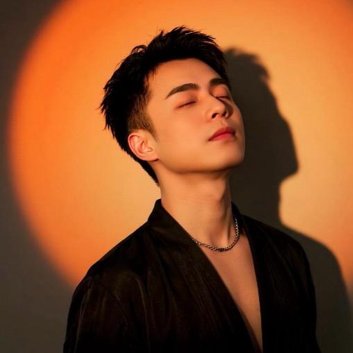 私+侦探🕵🏻‍♂️阿龙