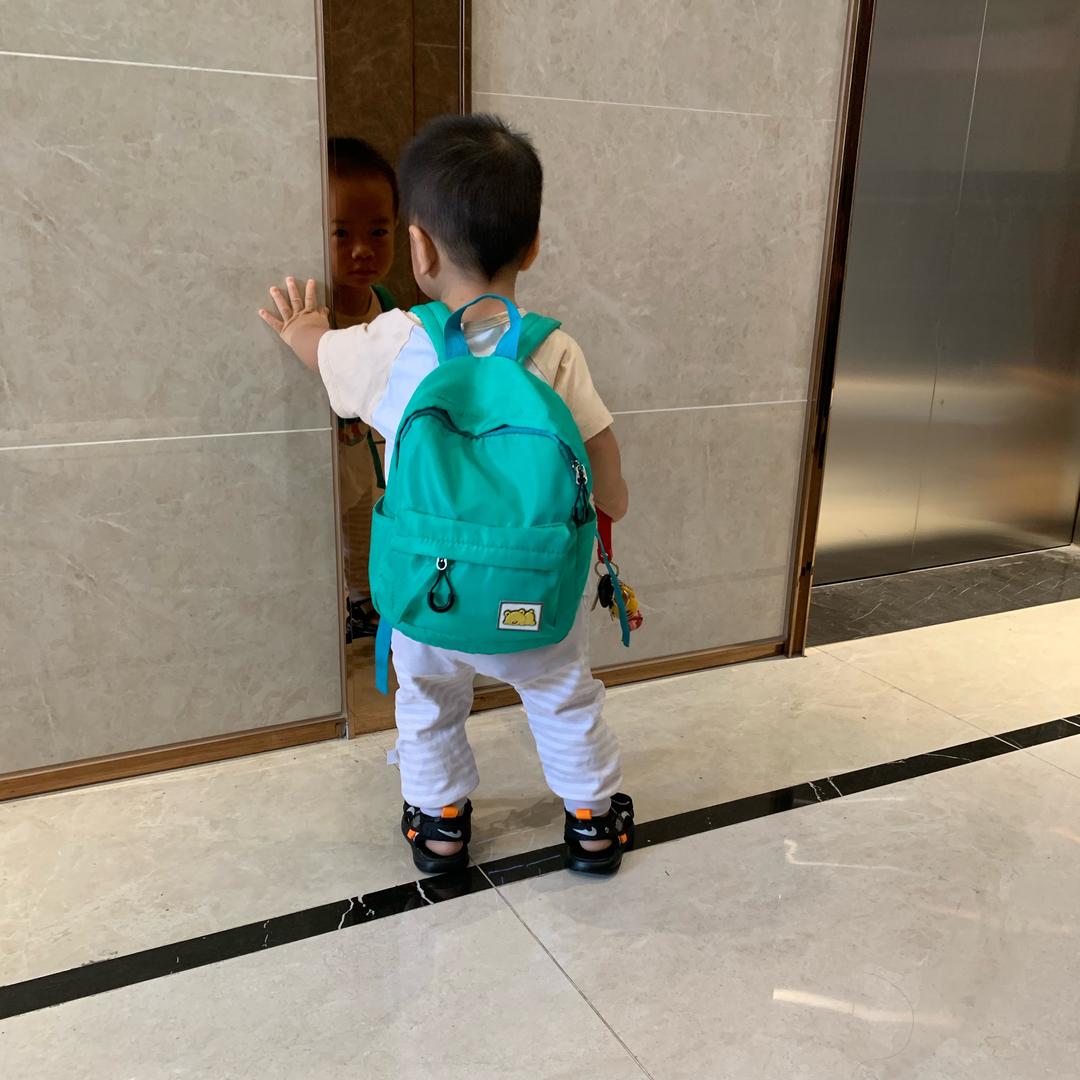 小燕同学