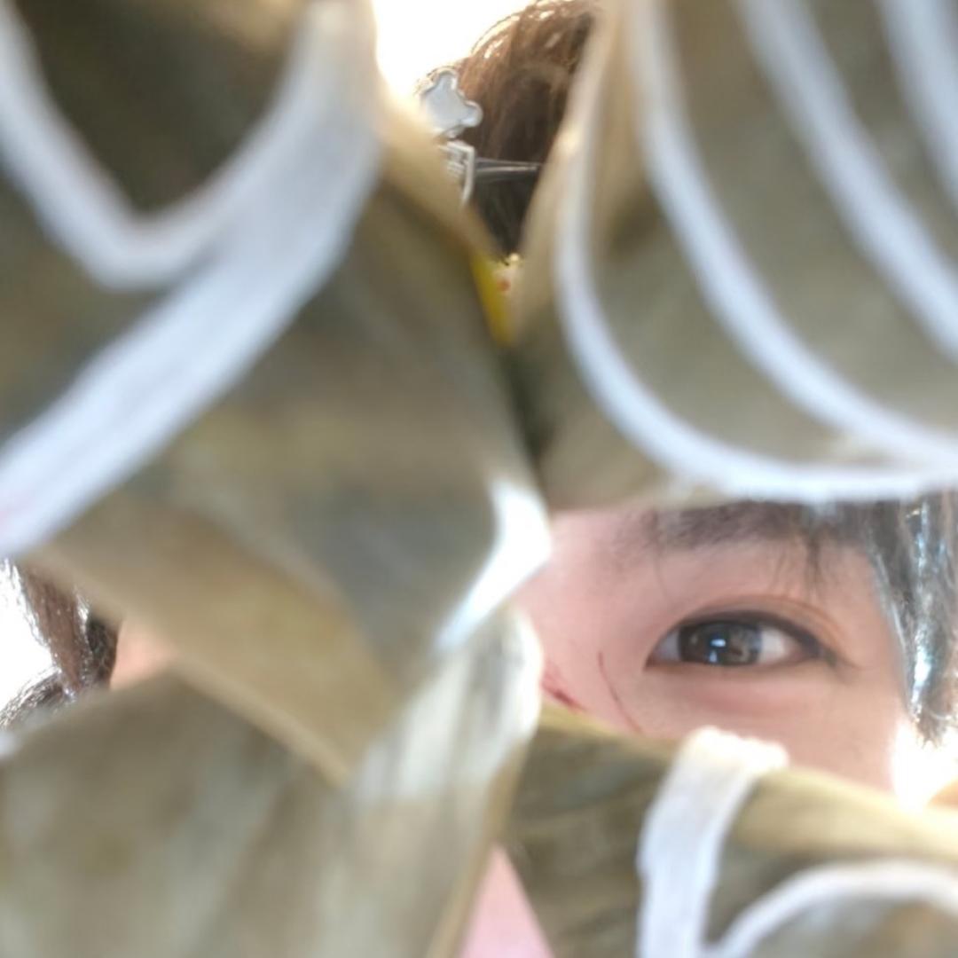 左耳^