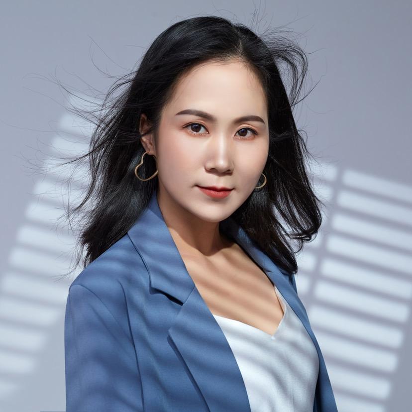 雪霏颜莉莉［轻松拿褐青痣］