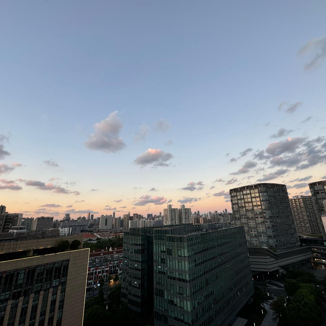 苦厄难夺凌云志。