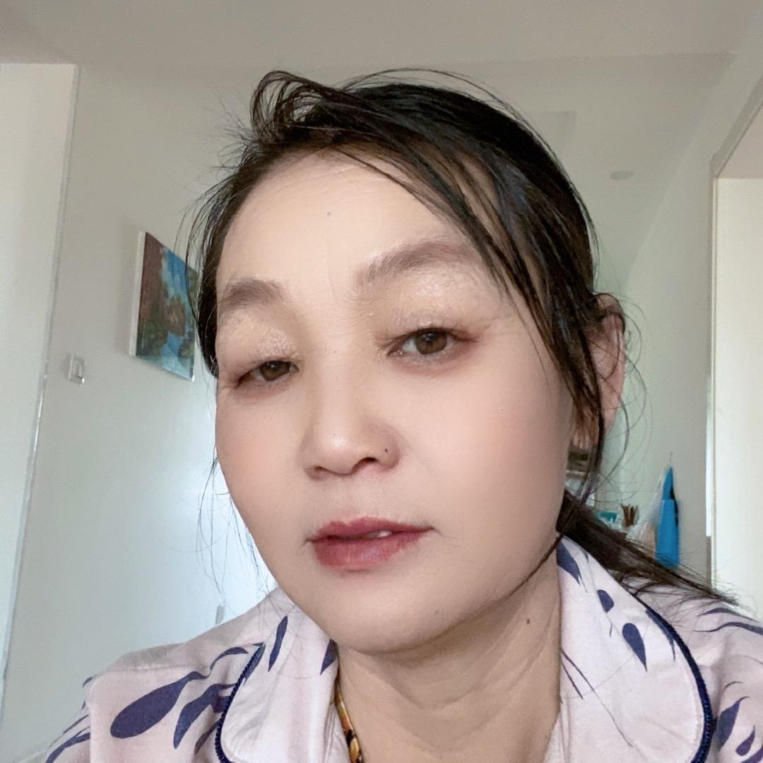 英子