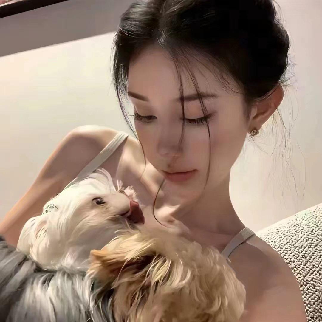 Aaaa小爱.
