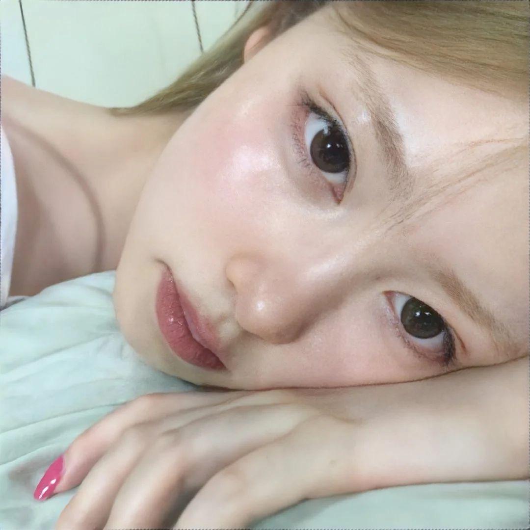 笨蛋比个耶嘿嘿