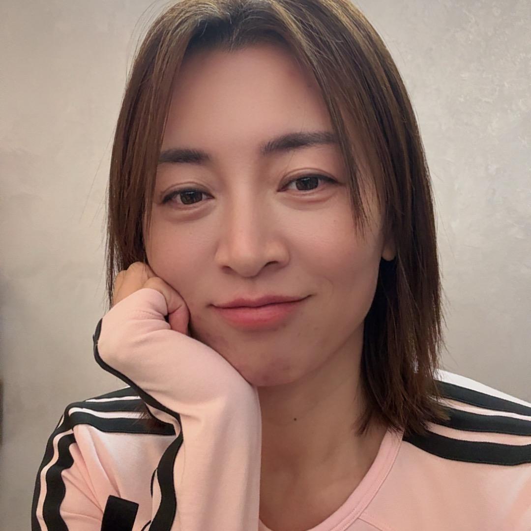 黑河英姐碲铂女鞋