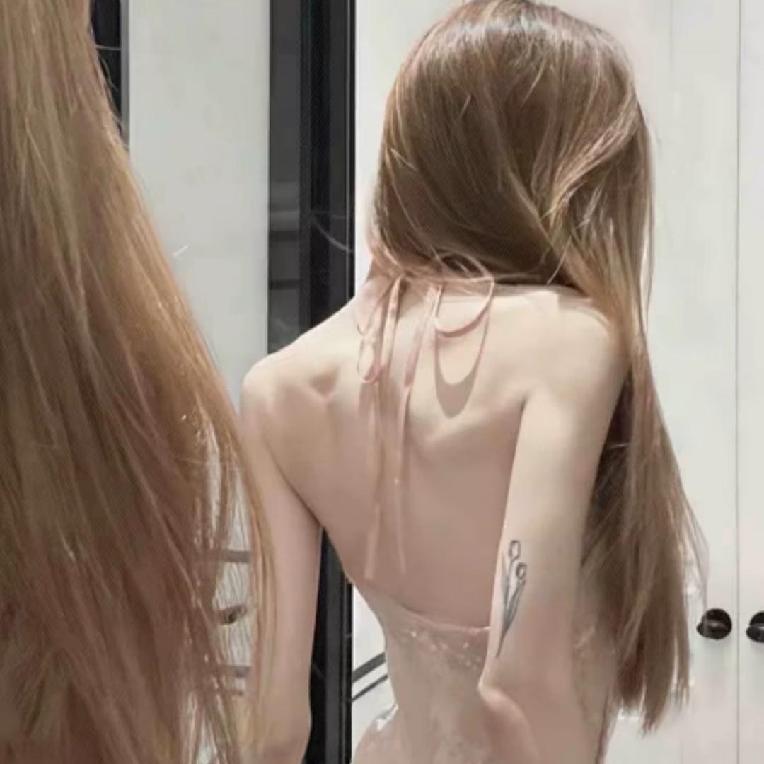 张立妍.