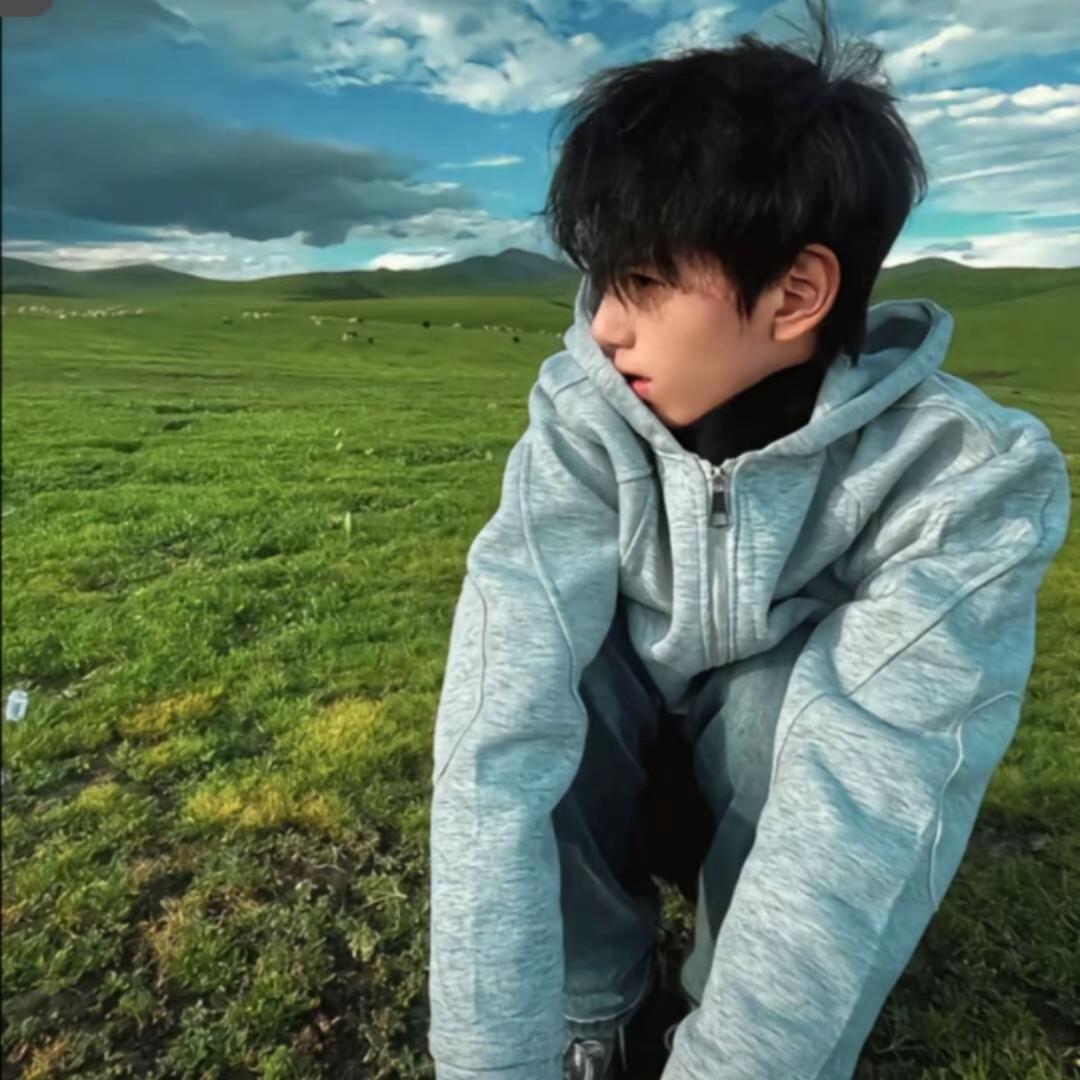 一照镜子被自己帅晕