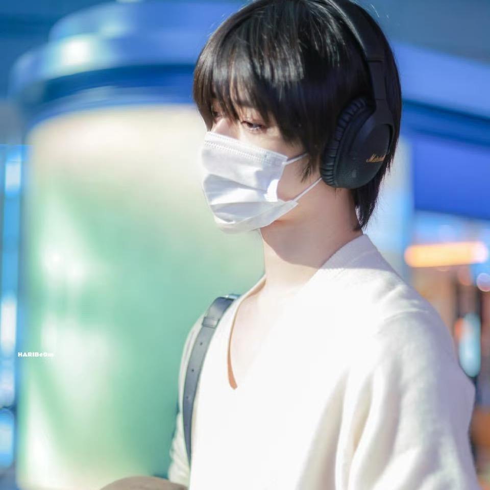 清纯逗号刘海男高的回眸女神（已黑化