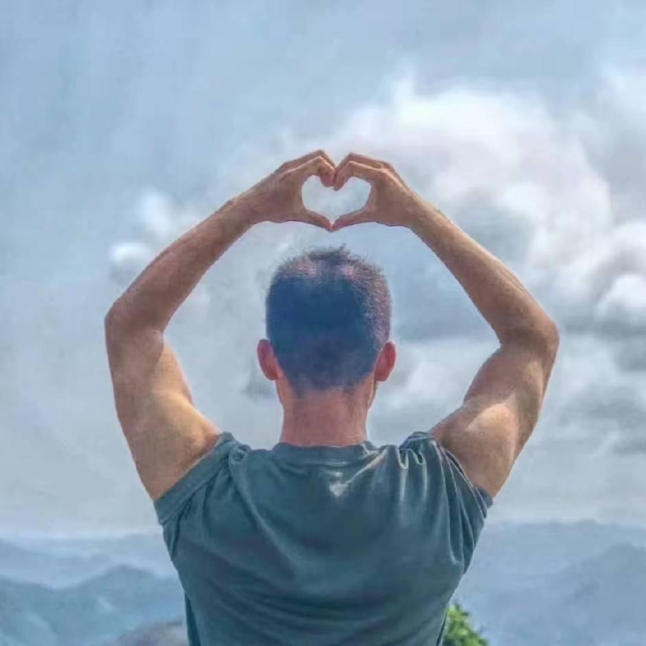 啥都会教的体育老师