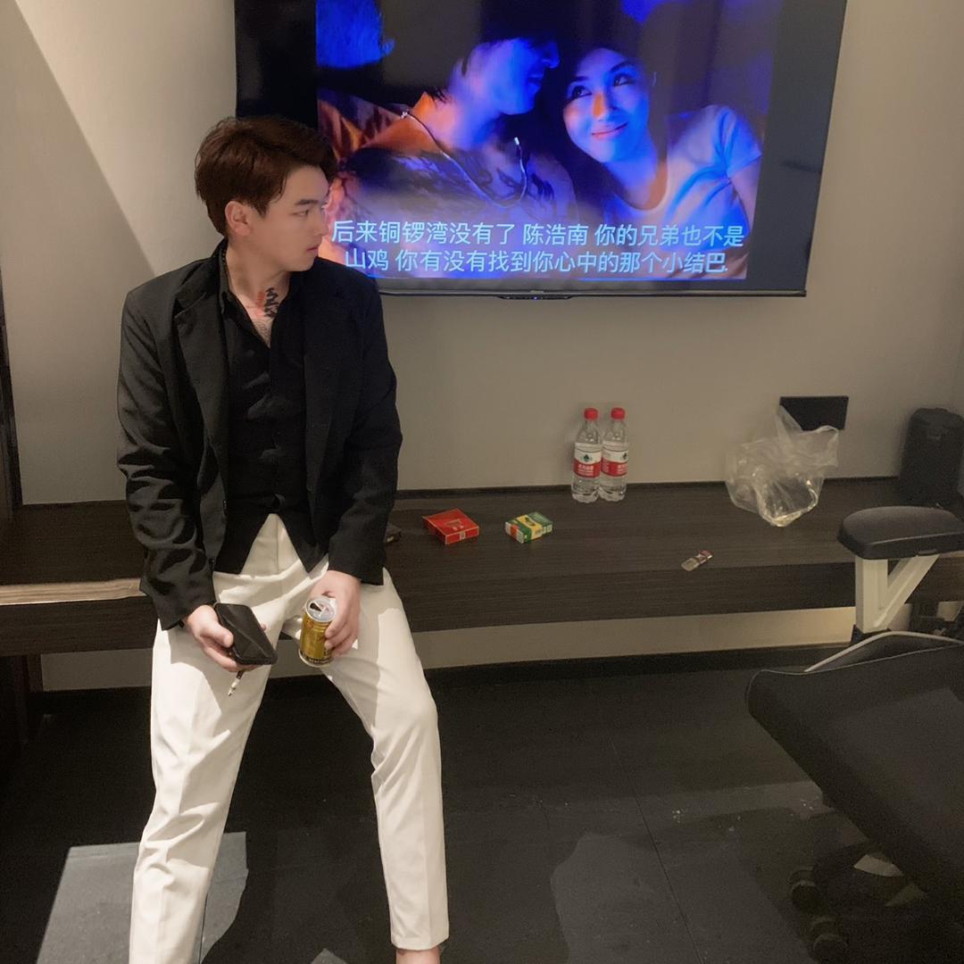 @王宇轩～🤡